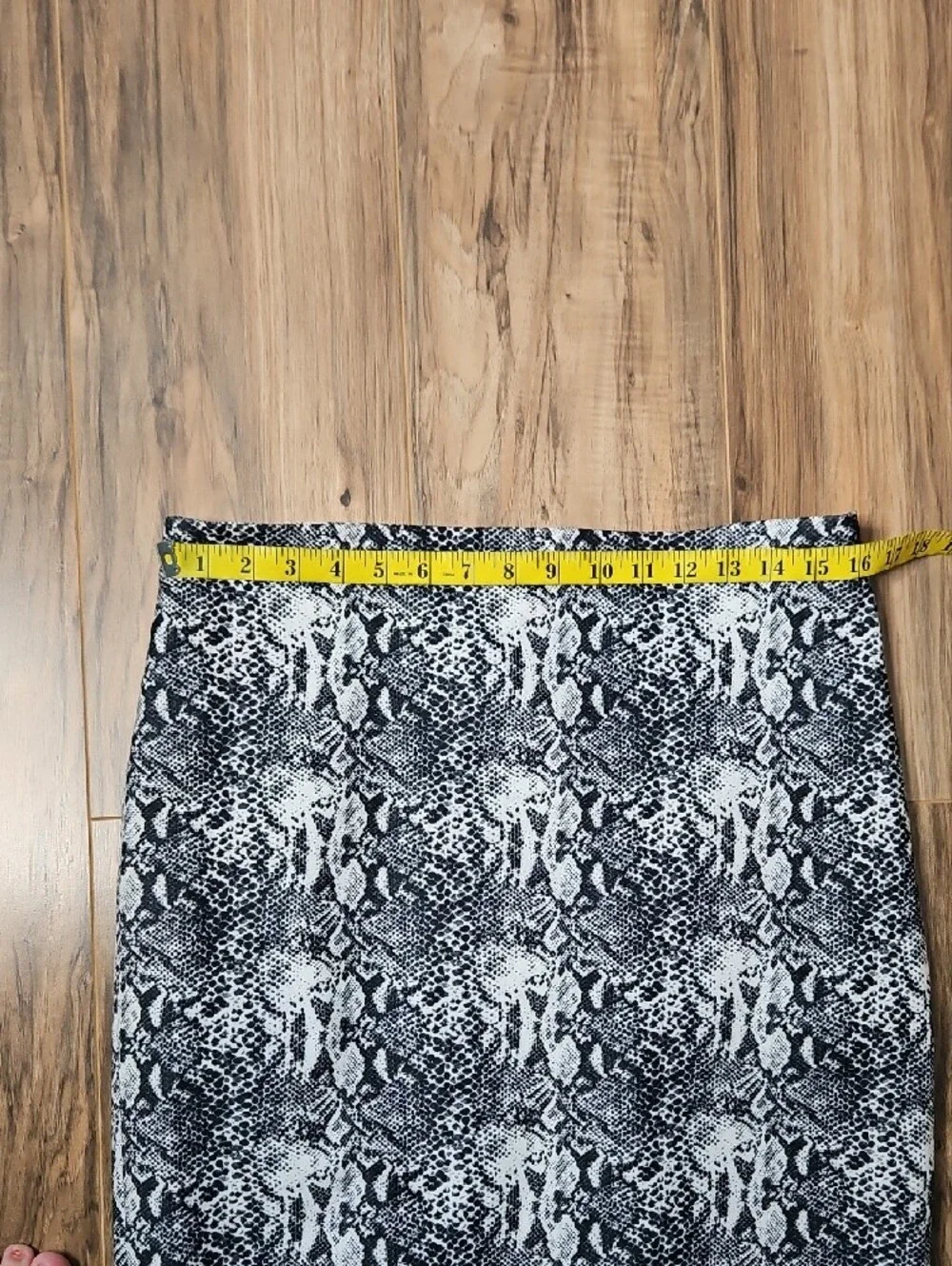 Katherine Barclay Black & Cream Snake Print Pencil Skirt 10